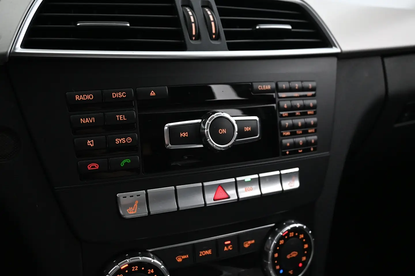 Car Image - Vd2DKOTgNk8j20LxE4E9e