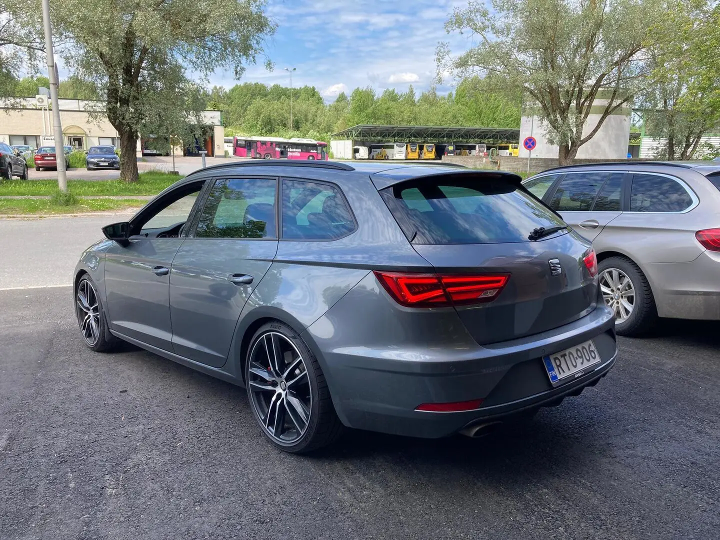 Car Image - 1A2q8cknooMr80zCco6LX3
