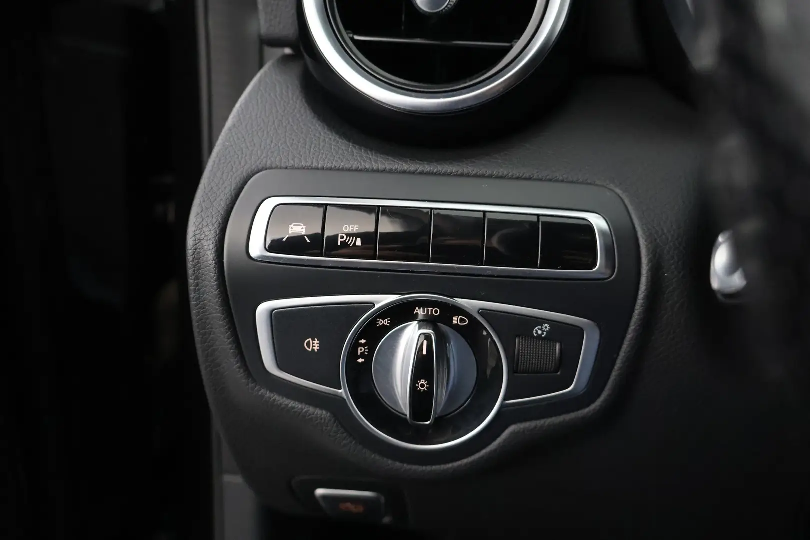 Car Image - 29nSzOy1jFdDxpmMZ30ZDz