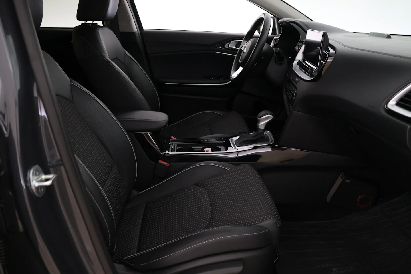 Car Image - 1pq6akW8FnEe32g7gobjtQ