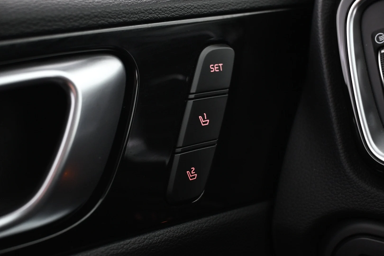 Car Image - 4Q4CrPKlycAp5S9DFT2bzS
