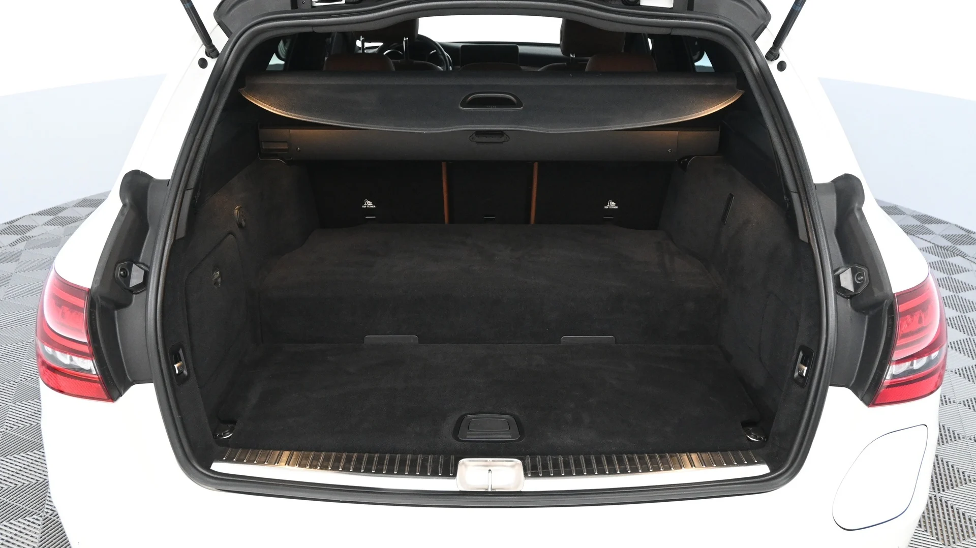 Car Image - 1myXtr7f75mNAaVaqXcwiP