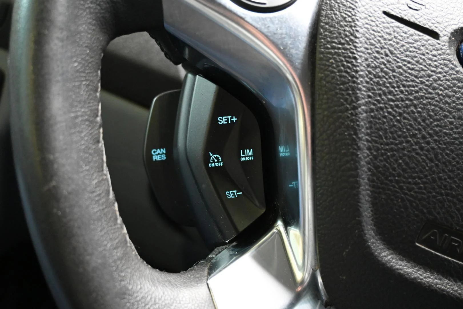 Car Image - 3HhVVMbJmLoK4Nq5mFLxqK