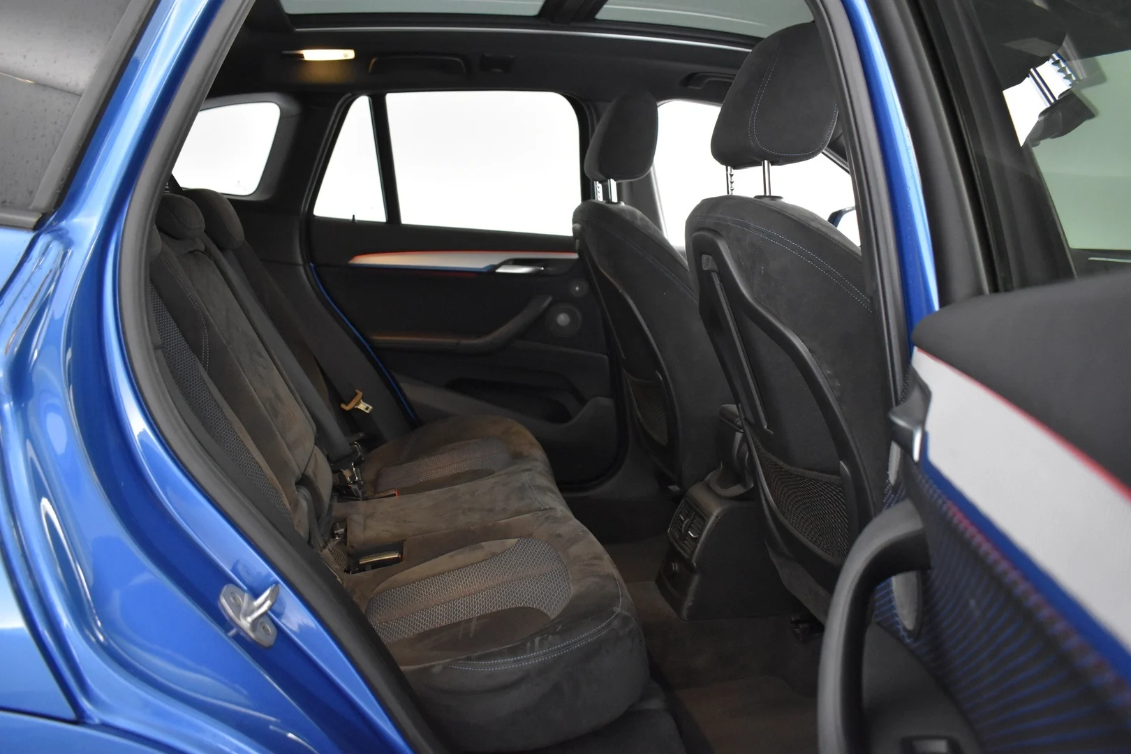 Car Image - 1x1AG3TxLNEnjLxMxMH1fR