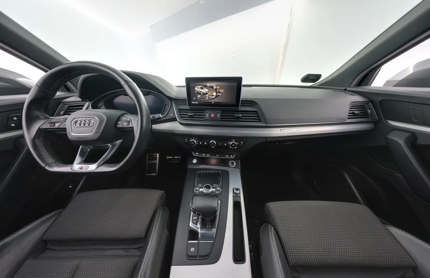 Car Image - 7vWHbXdY8XysvQHYSHb9uy