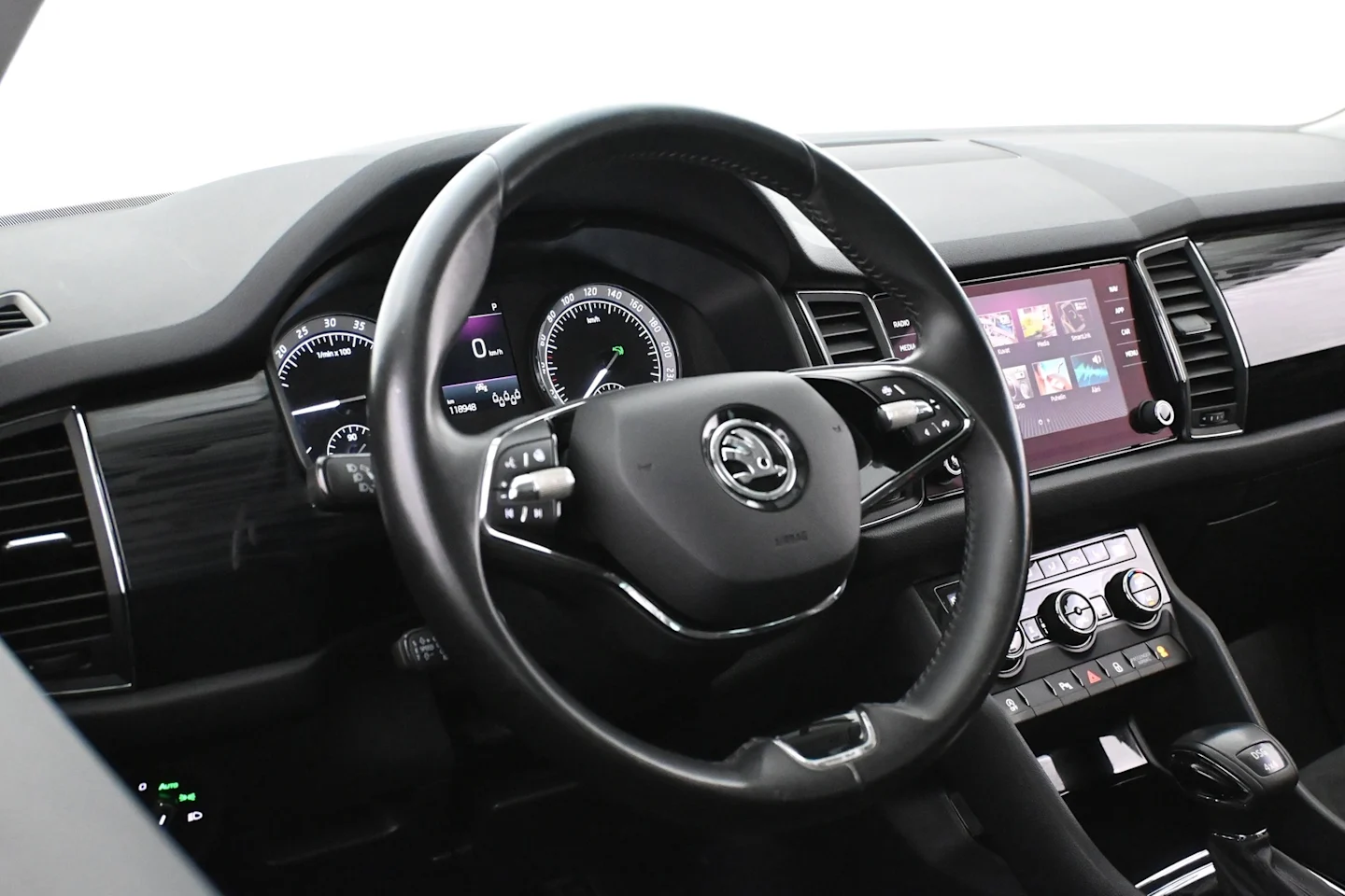 Car Image - 3nx2S78ilQhl3rLAELbaHH