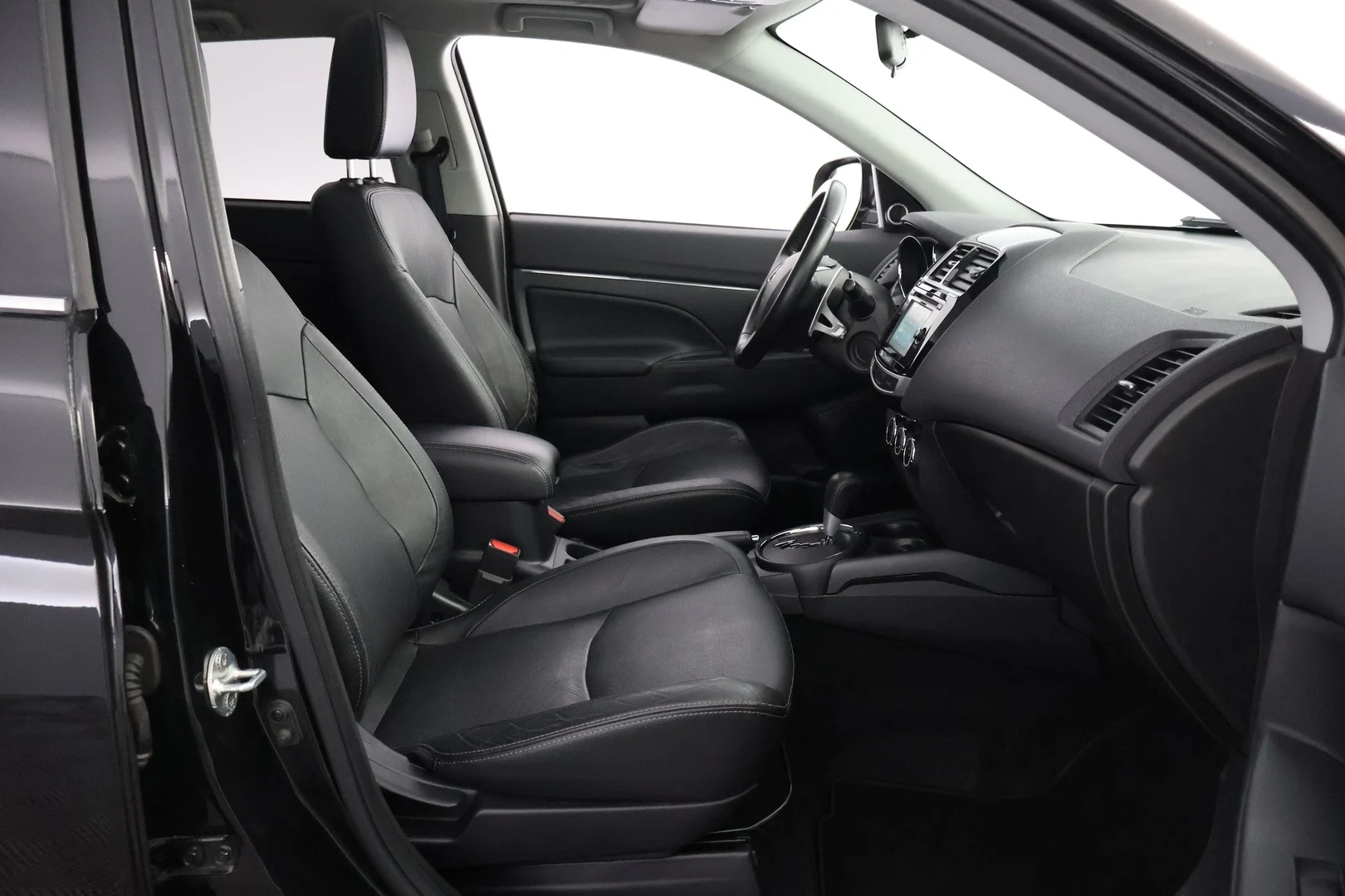 Car Image - 6IneTSD9YvD5Xv2S57RMSB