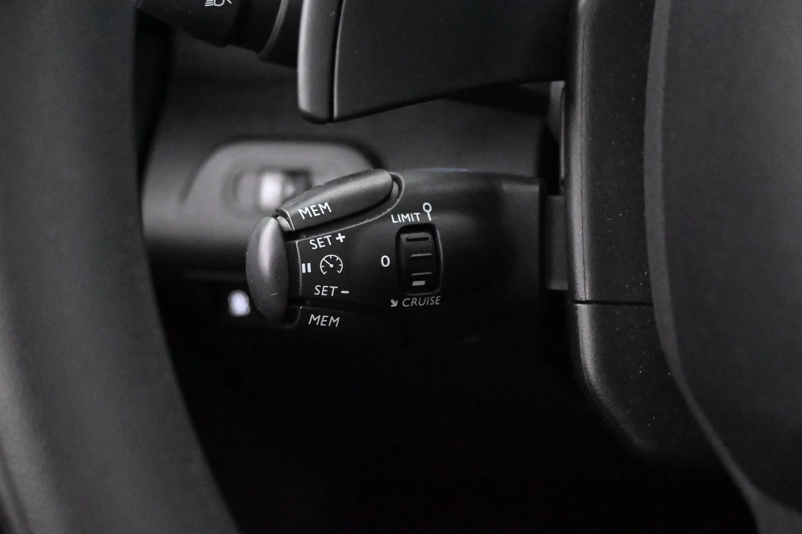Car Image - 41uBCuc3N7nl9y6wSinErb