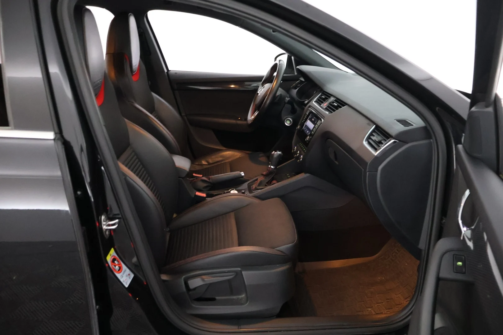 Car Image - 5ivPSMDD65bIRTDPOXkr3J
