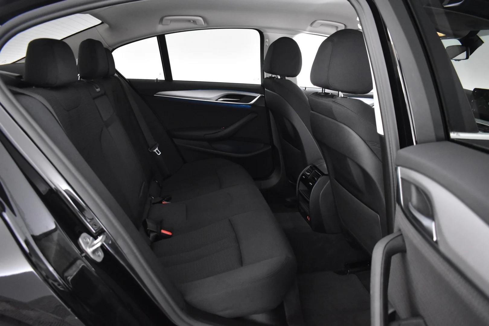Car Image - 1irmuxXAmUYqIomKOKQ90z