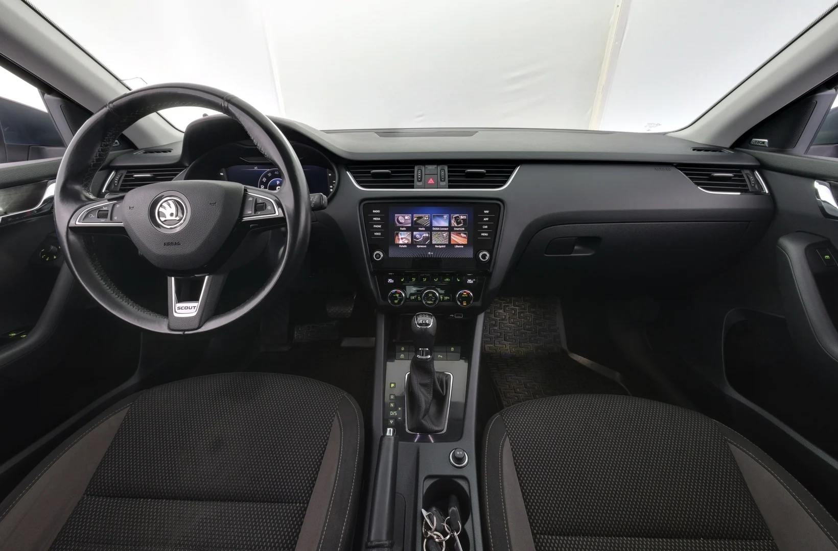 Car Image - 2Zh4gGpEGJQXHBYtBJx1pq