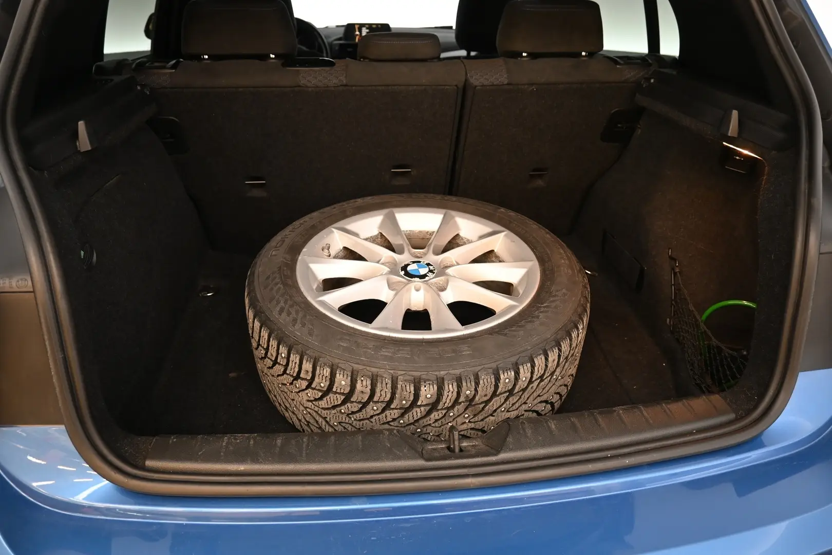 Car Image - 5QoW8PzXykiOzzhI3D5pmY