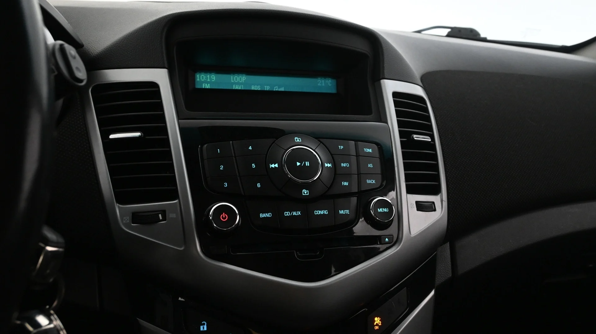 Car Image - 4PI8z8T8bC3XAYFVll6urv