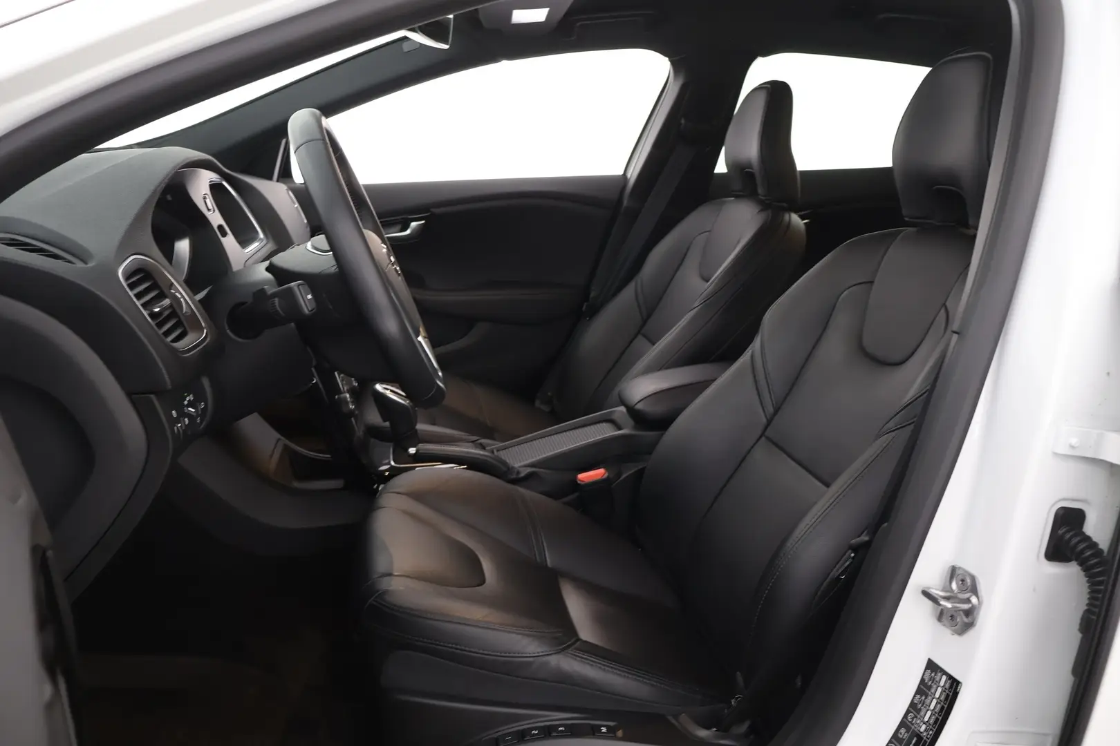 Car Image - 79n14p3lk8RLihF8ZpXuCA