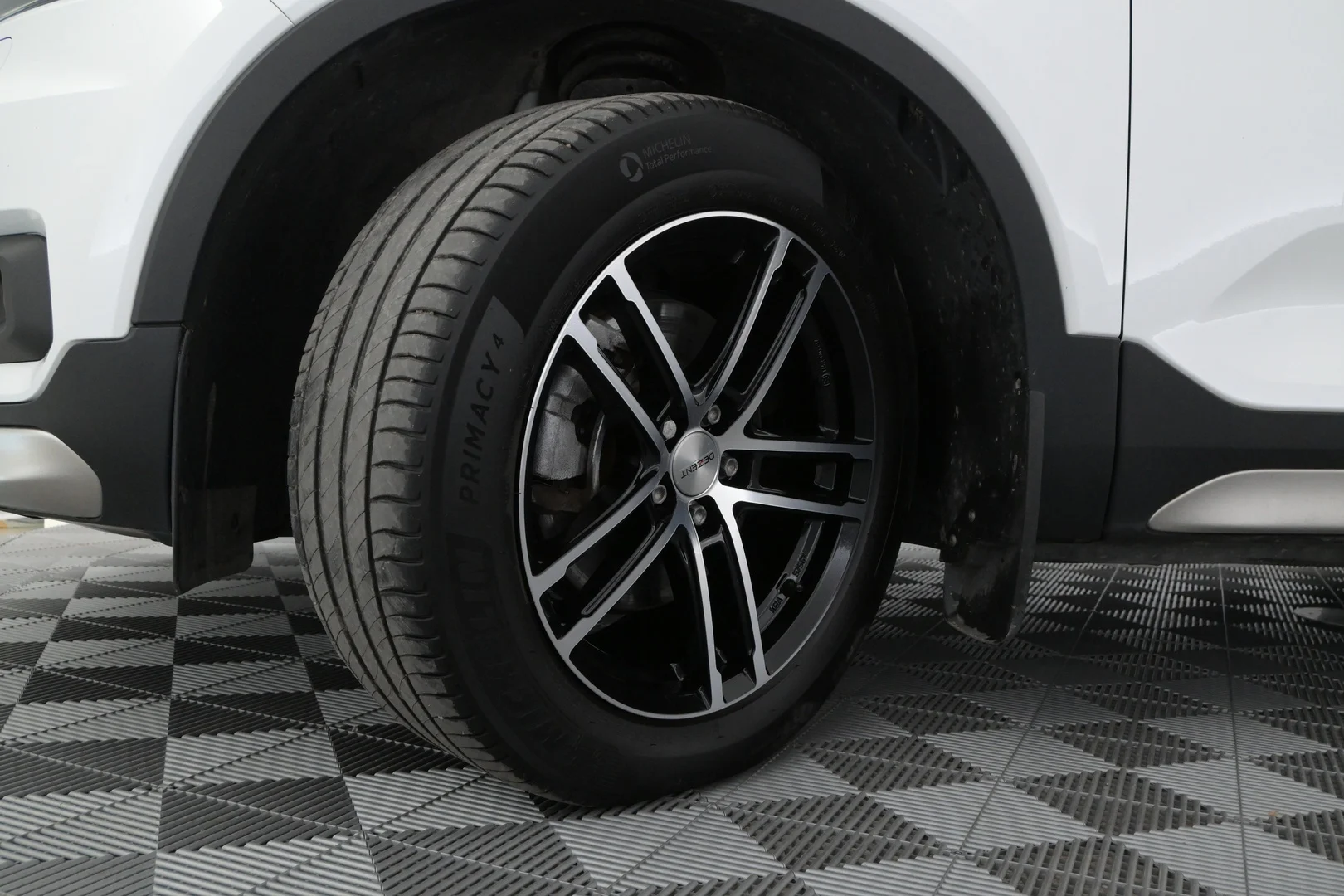 Car Image - 364Ii2QqmYt4E0XytHaLyq