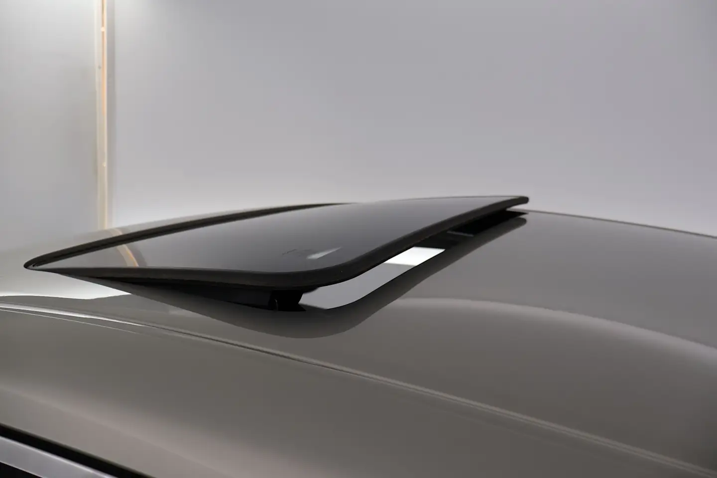 Car Image - 2sTLXuIUQt5Rx2GIwdN48F