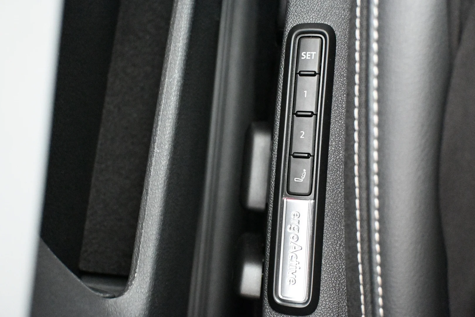 Car Image - 1qgwtrdsioy4GdwShR0Dkz