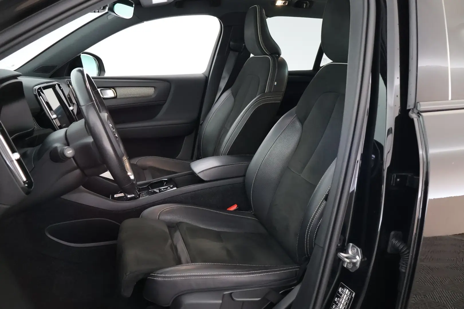 Car Image - CnpKPZpj6g7k8B8LIJrIh