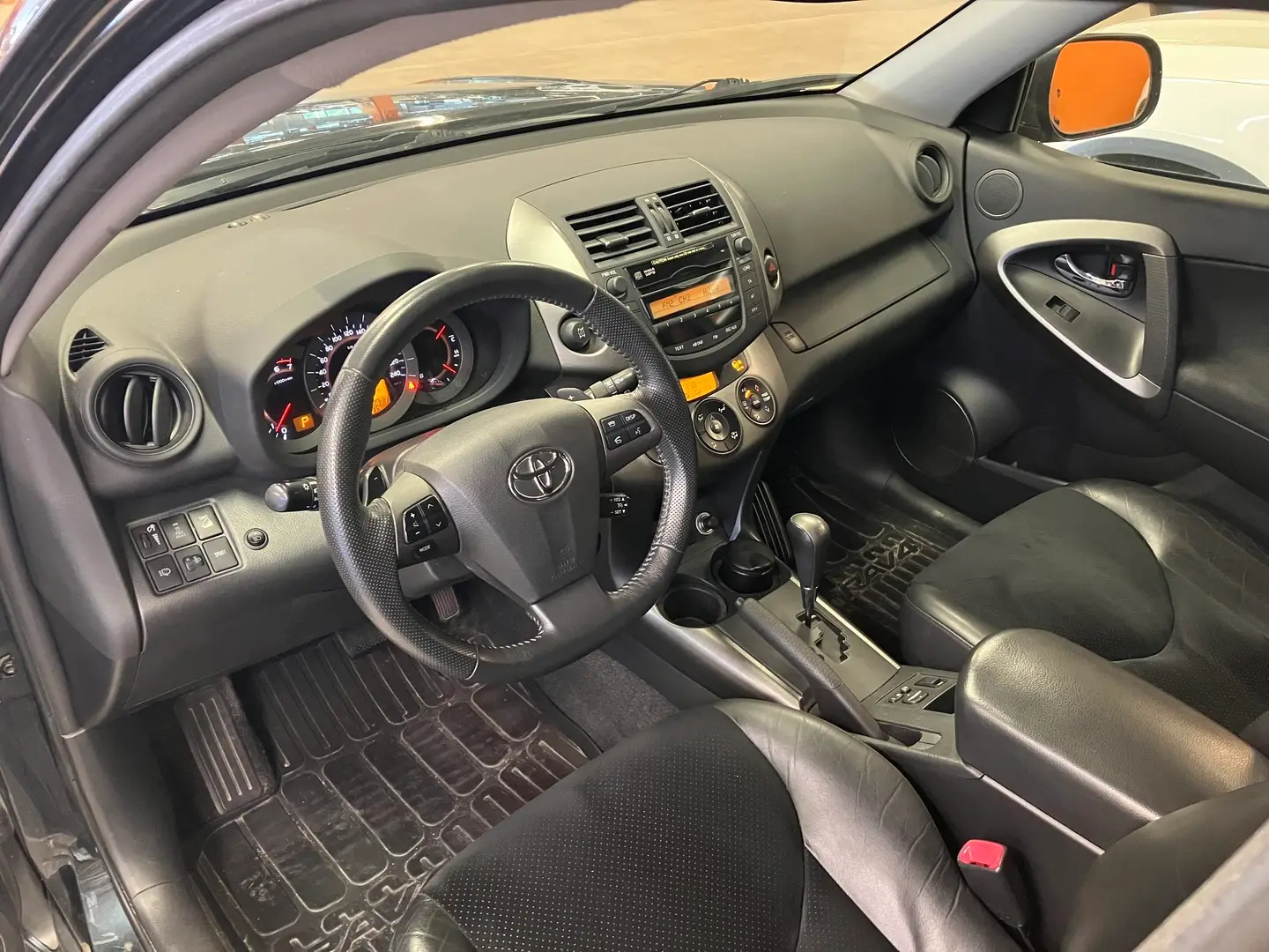 Car Image - 7zWKD9fLEp3yKhpop6OXnN