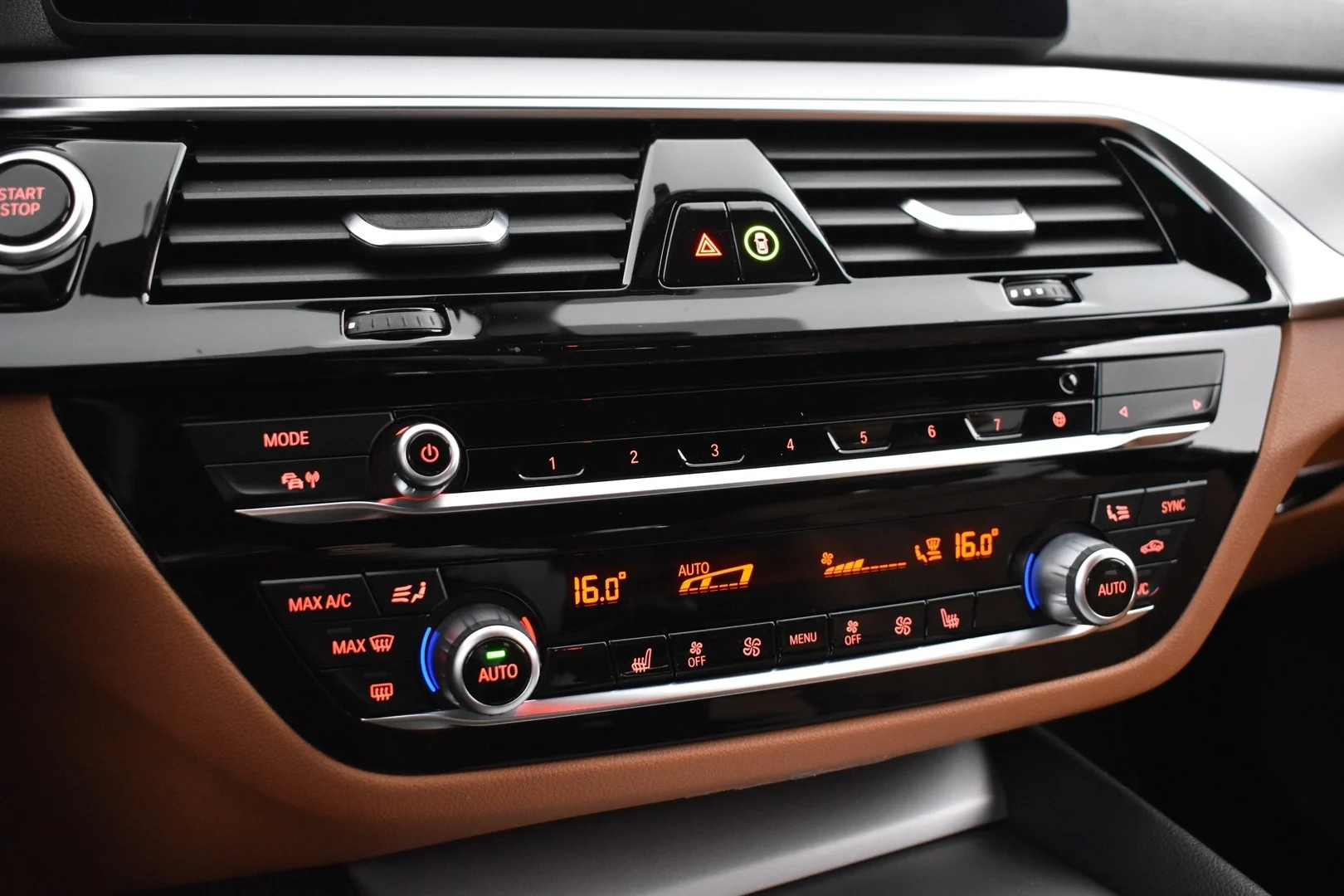 Car Image - 4GJHEKJGbCQ1b1amxKUX1y
