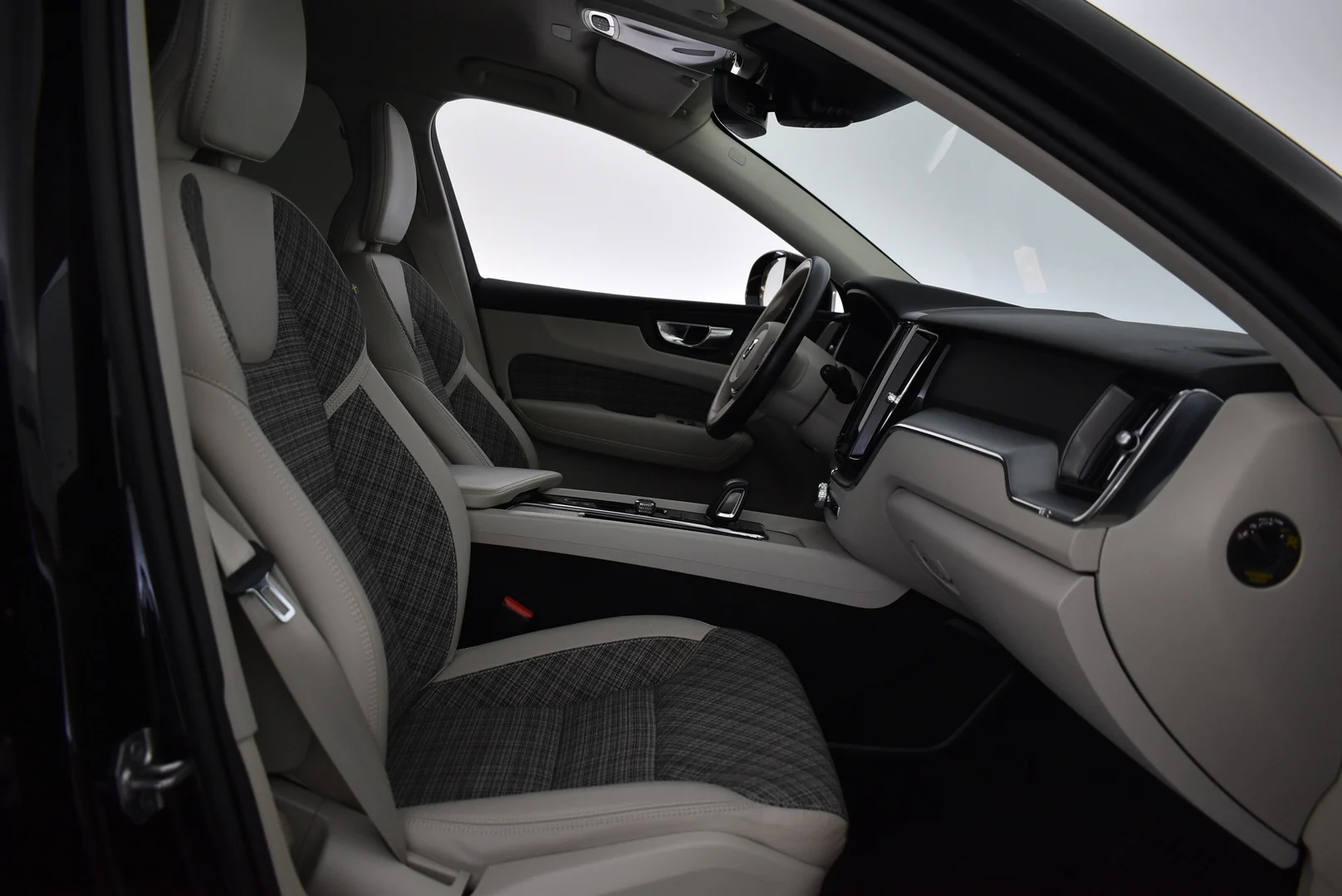 Car Image - 4V9pewDpmqK72xijPb7uMD