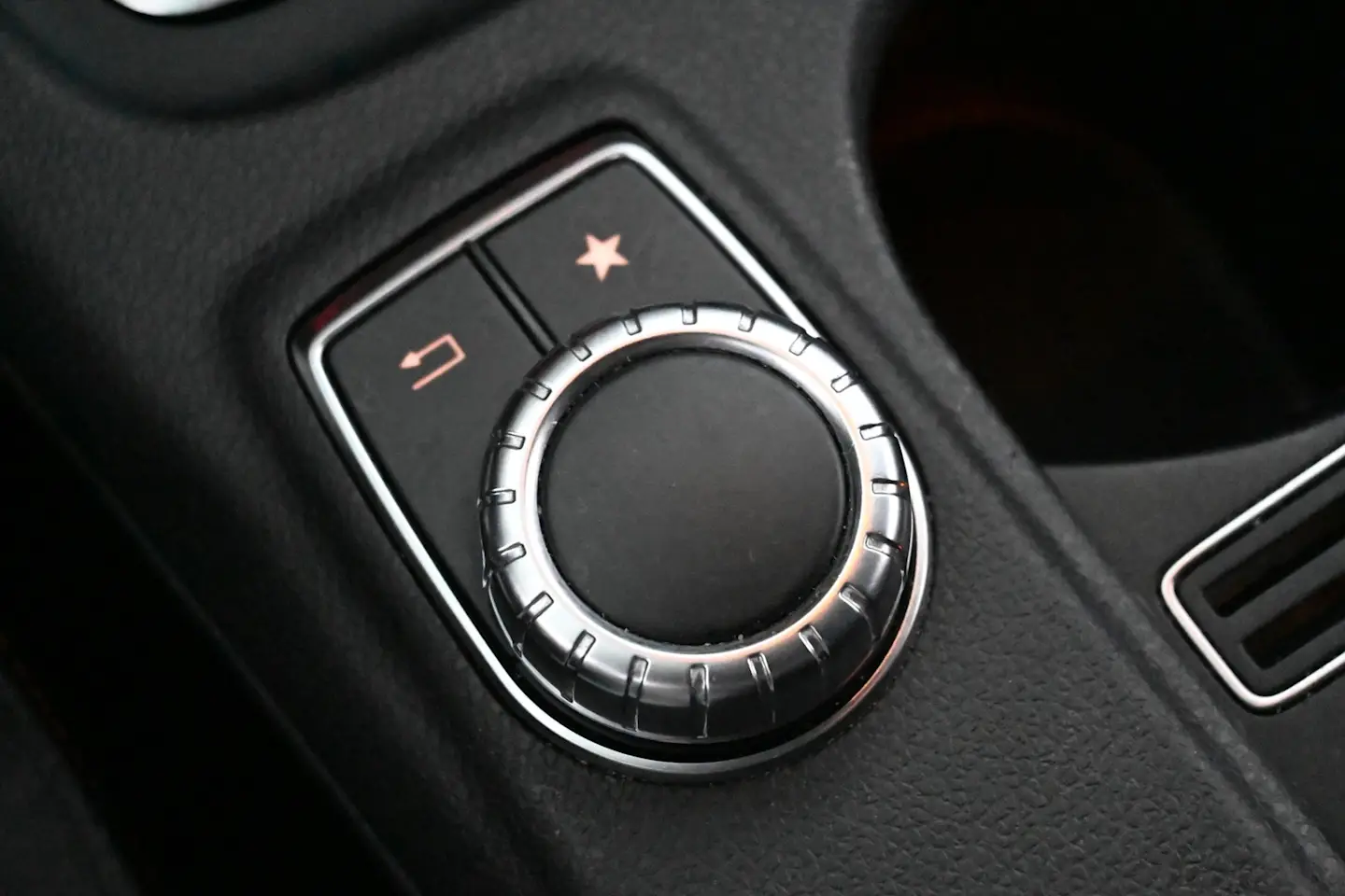 Car Image - 5b5Xga2ytzmQ3vgQAue4Rk