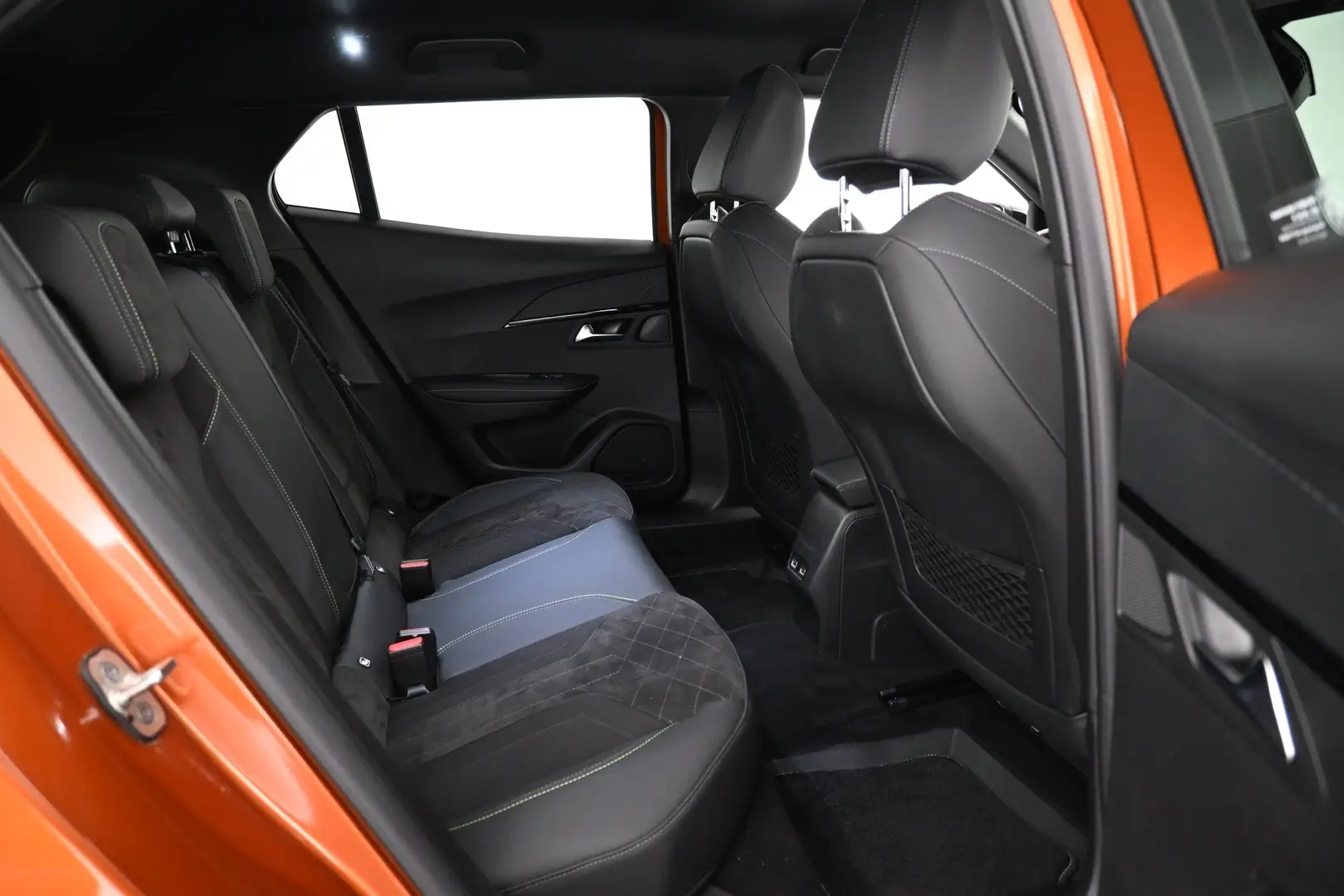 Car Image - 1QQFd0KNMDR3NpHNDsDI9X