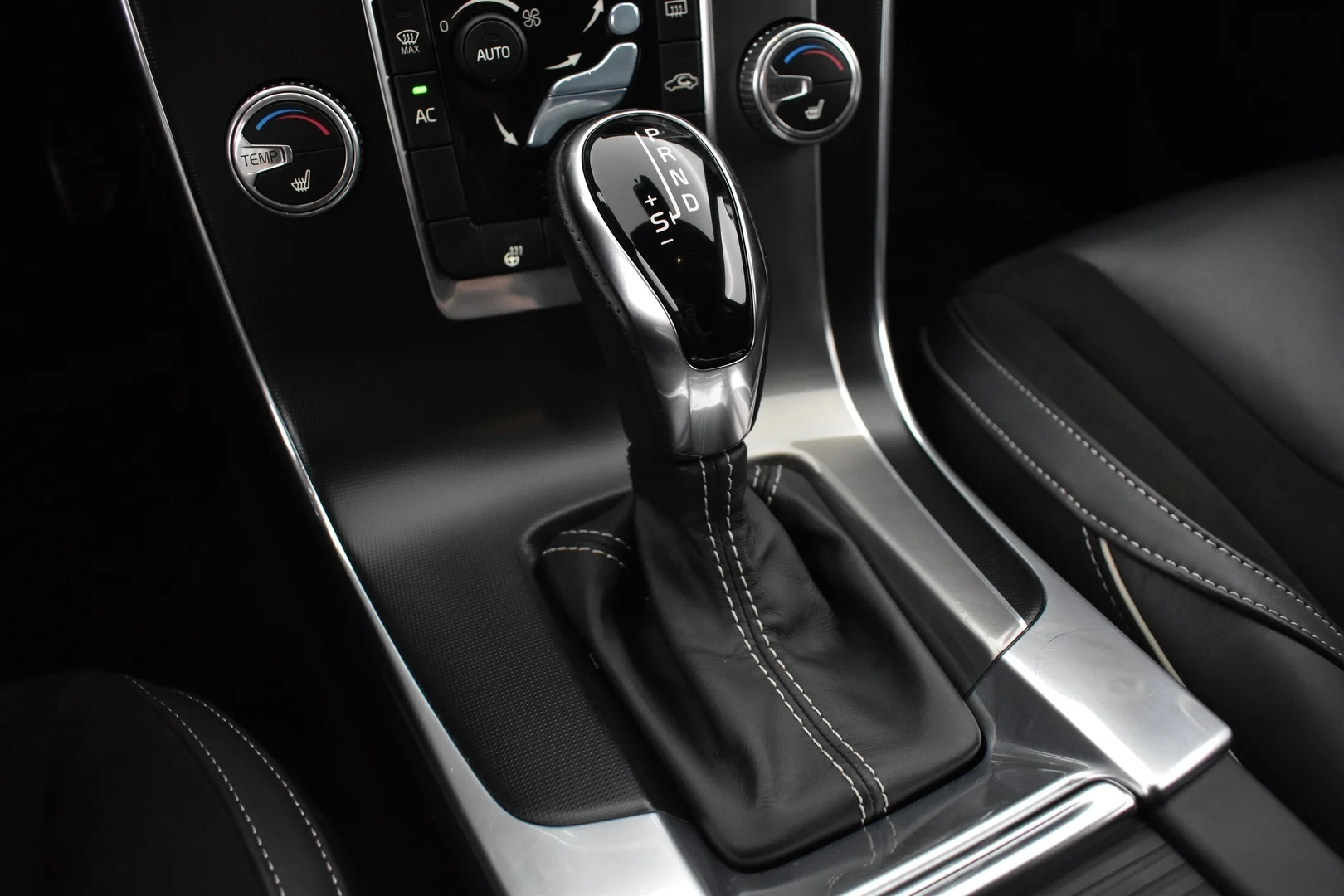 Car Image - 54LTcy9rF8gzXJEKtq6n5N