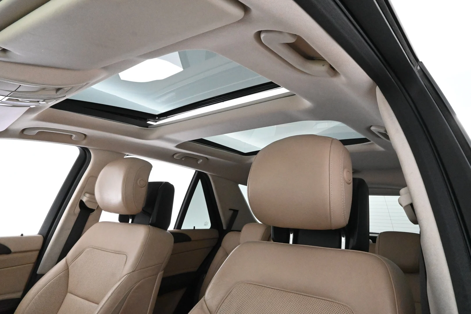 Car Image - 45cXTwuheaUHWnWoXcv8yq