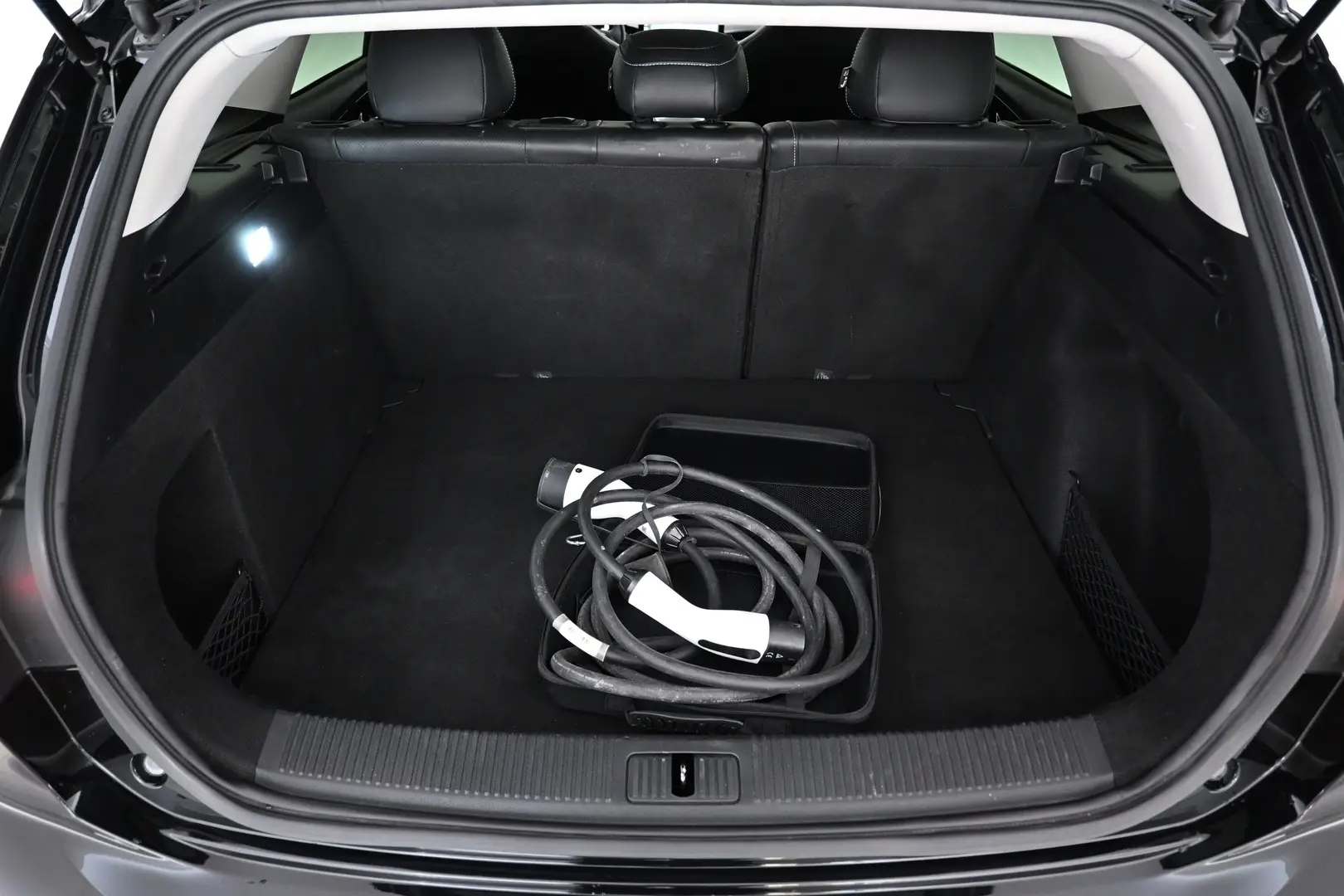 Car Image - 3Bz8rQ2A20Y0JKMFEn4WkH