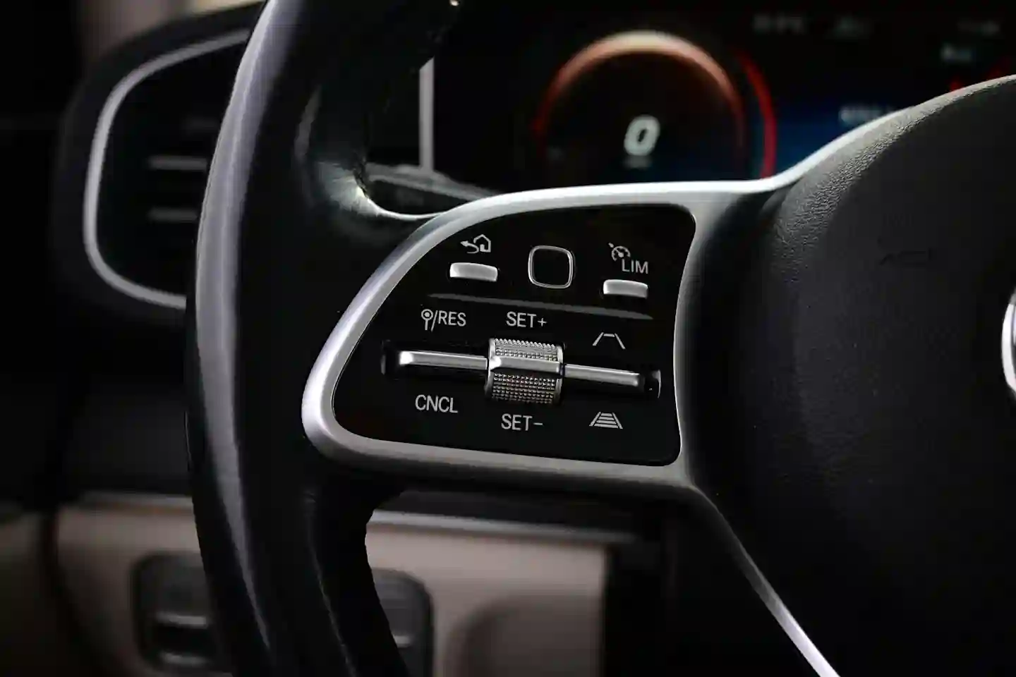 Car Image - 5D7Zs0TbMogOrFrRv7hhOr