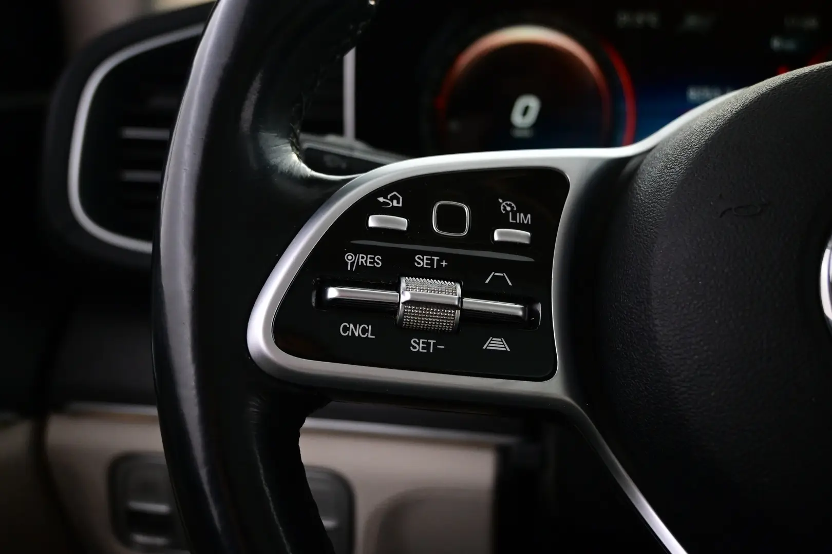 Car Image - 5D7Zs0TbMogOrFrRv7hhOr