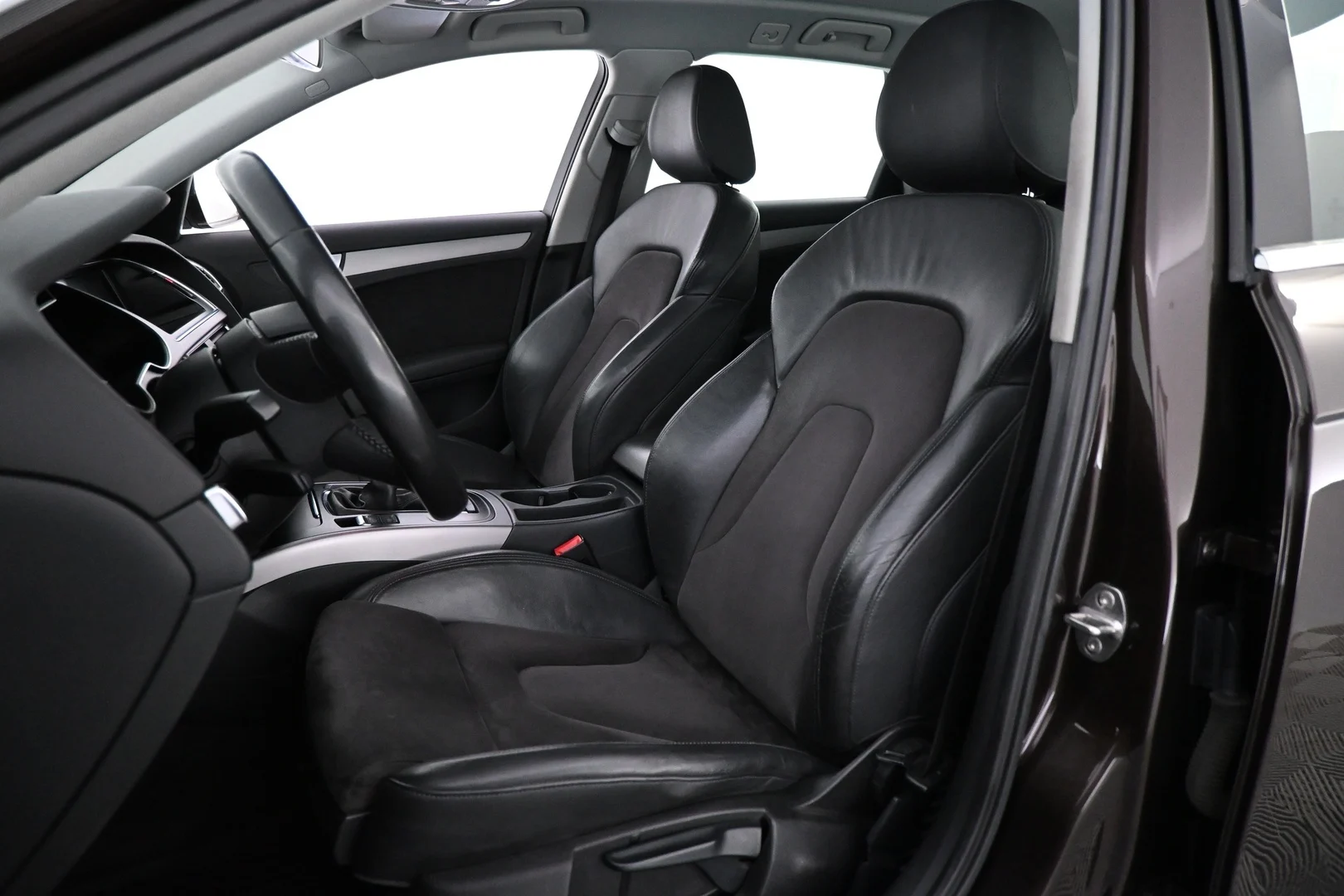 Car Image - 7A4kl8OCcuIrCq5MIAK6wH