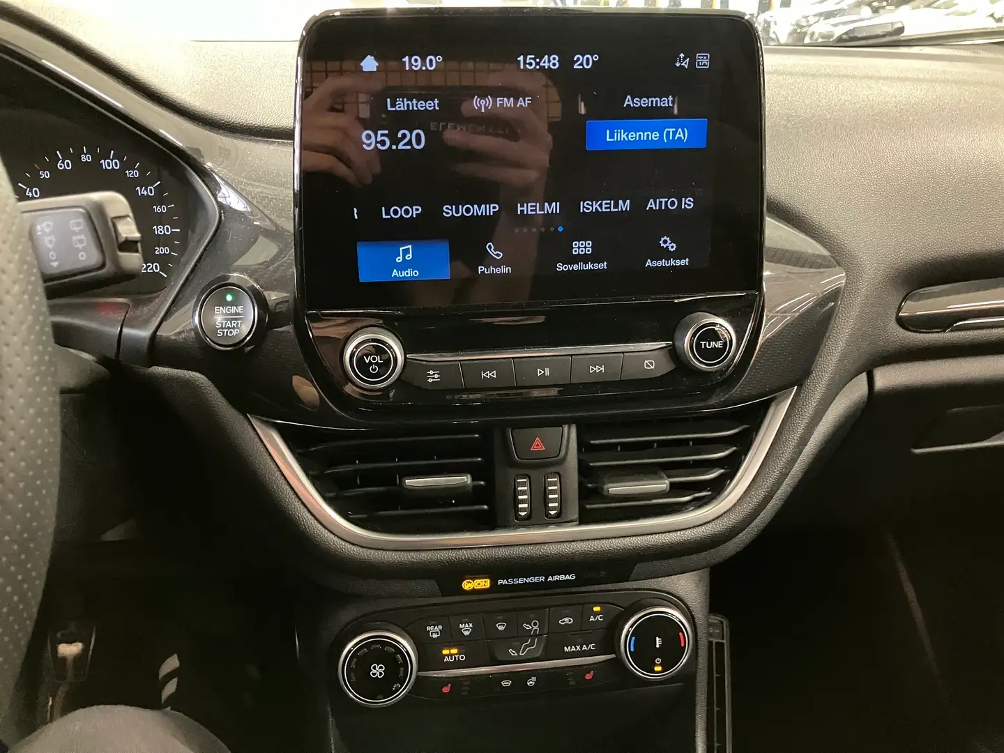 Car Image - 7b6WxDkNgpiBd0rZfhM9jK