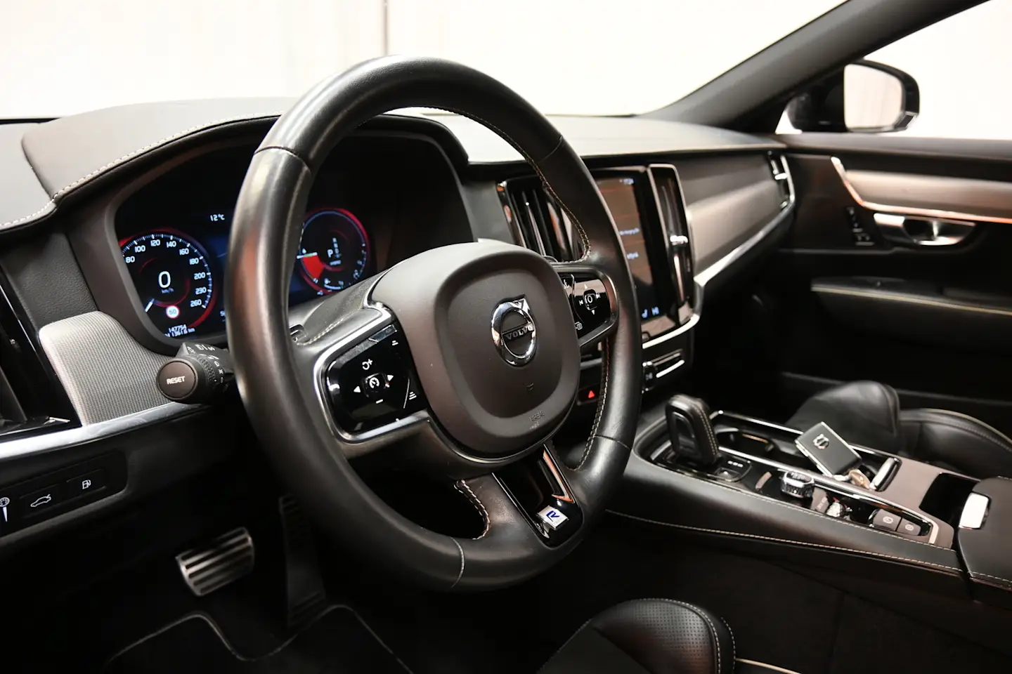 Car Image - 7uA1qSiMrZqz8cOSy1V6cZ