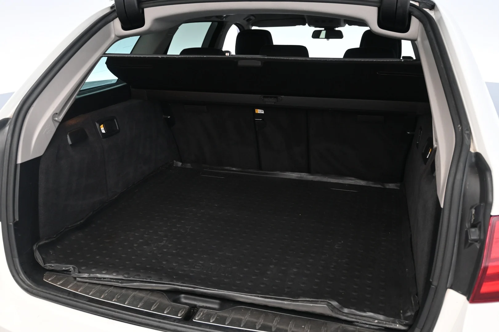 Car Image - 57jv7LJS6mgnuV9msLl5iX