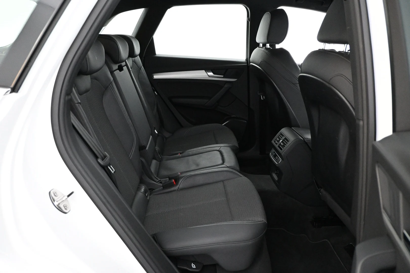 Car Image - 1tMMgqextXhzjJTascc7JB