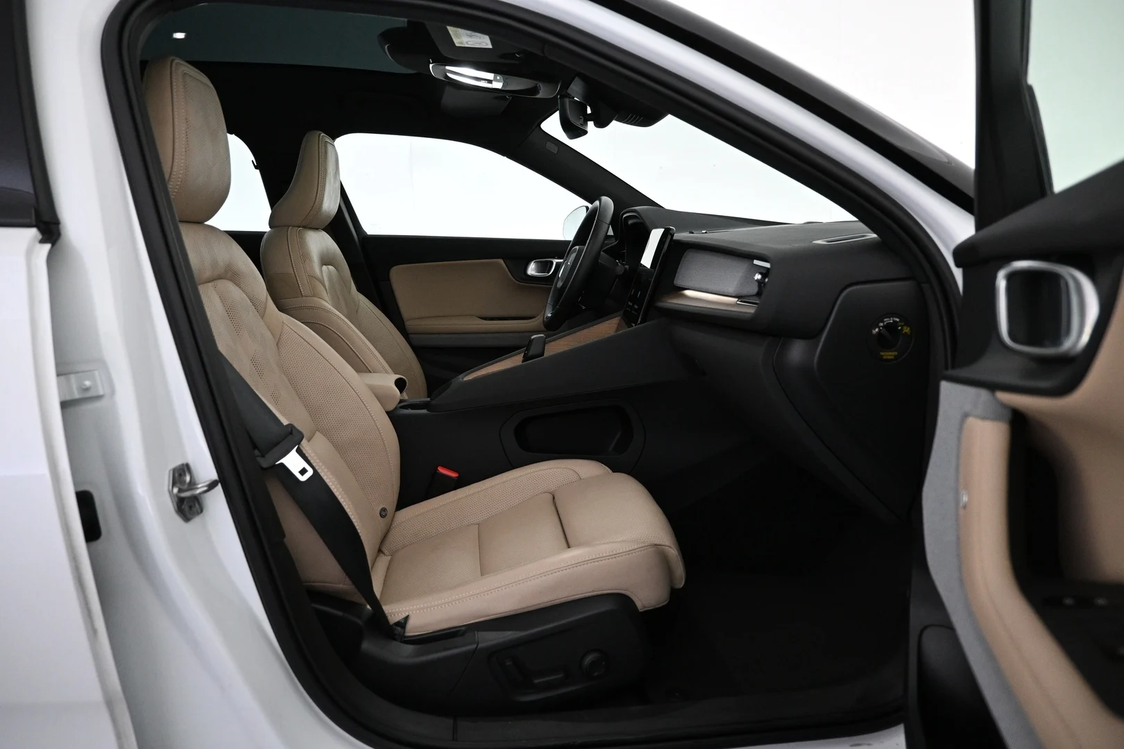 Car Image - 2vcwRA3WHmbOmgCN8Ns36M