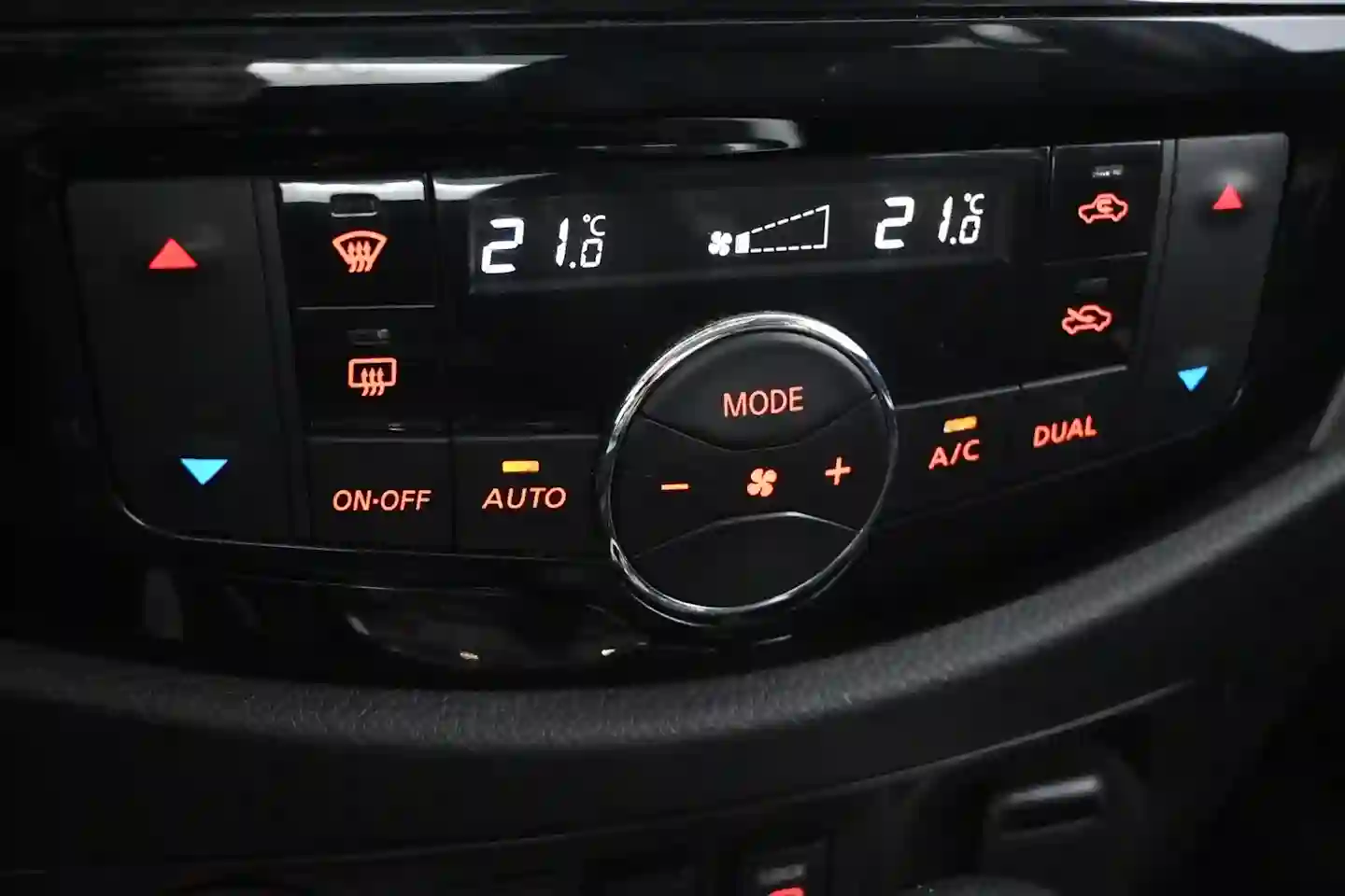 Car Image - wHJSPgryk1SH1Feo4sfdJ