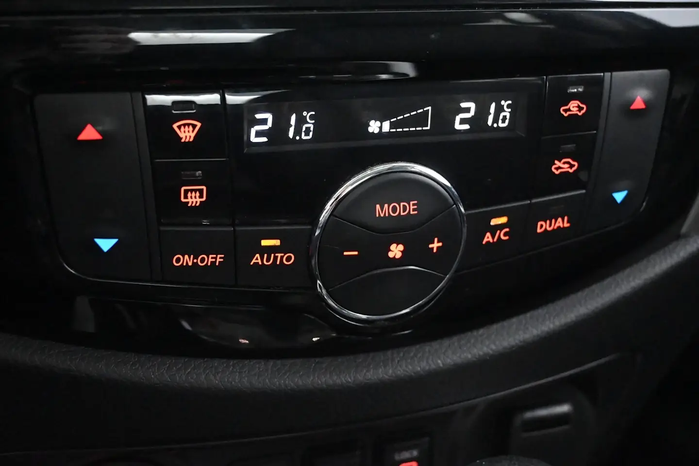 Car Image - wHJSPgryk1SH1Feo4sfdJ