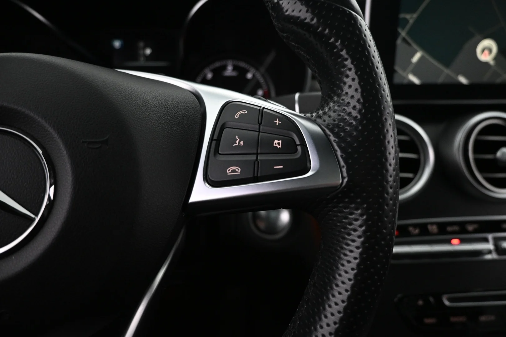 Car Image - 6xWnvwLnr8pyOyTXF0jr0C