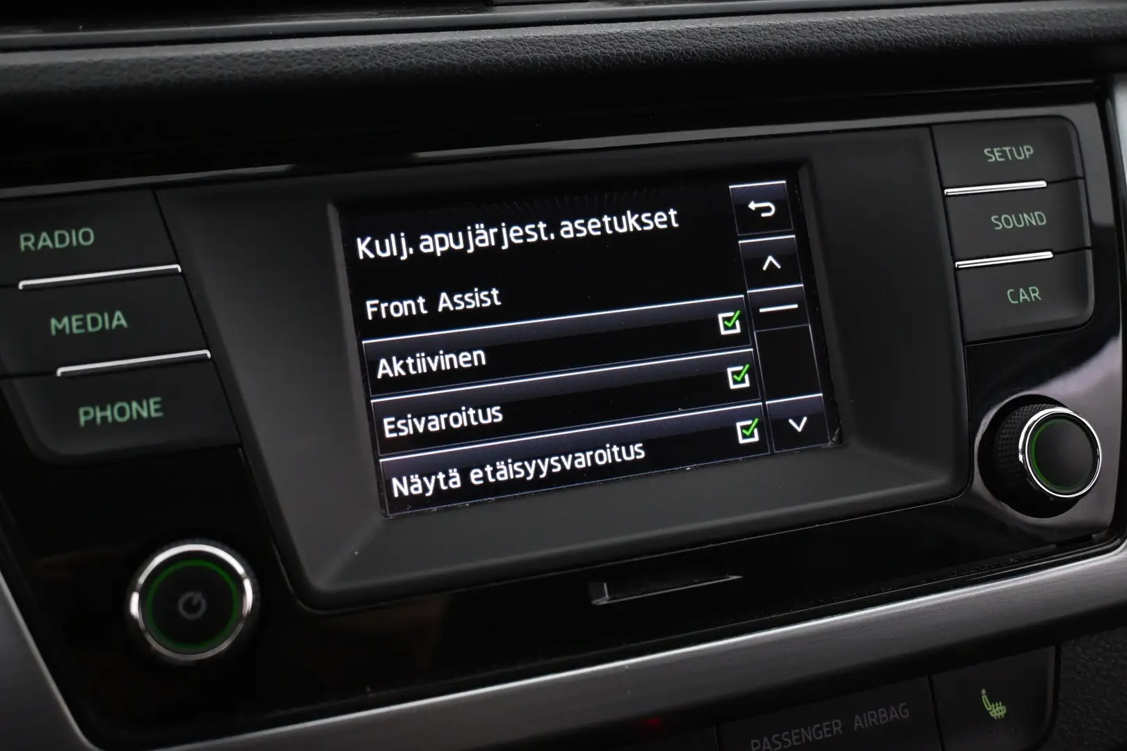 Car Image - 4uIGPJ7GUXjQOdWlKesXcy