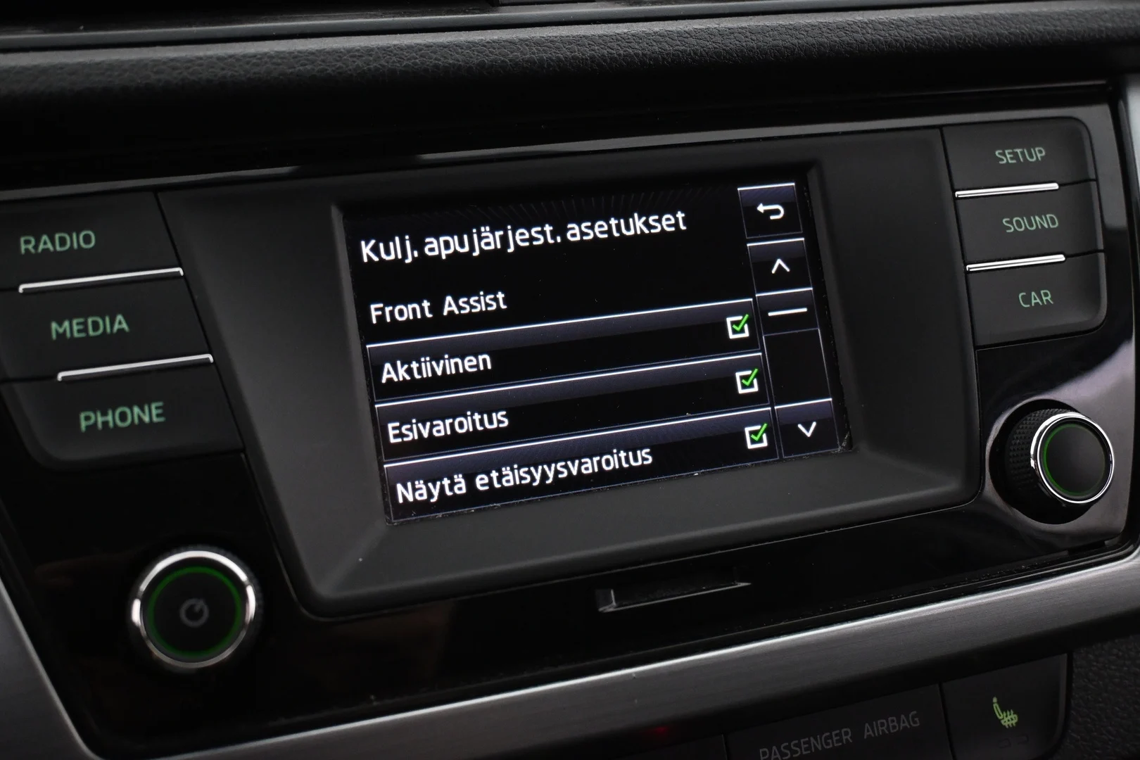 Car Image - 4uIGPJ7GUXjQOdWlKesXcy