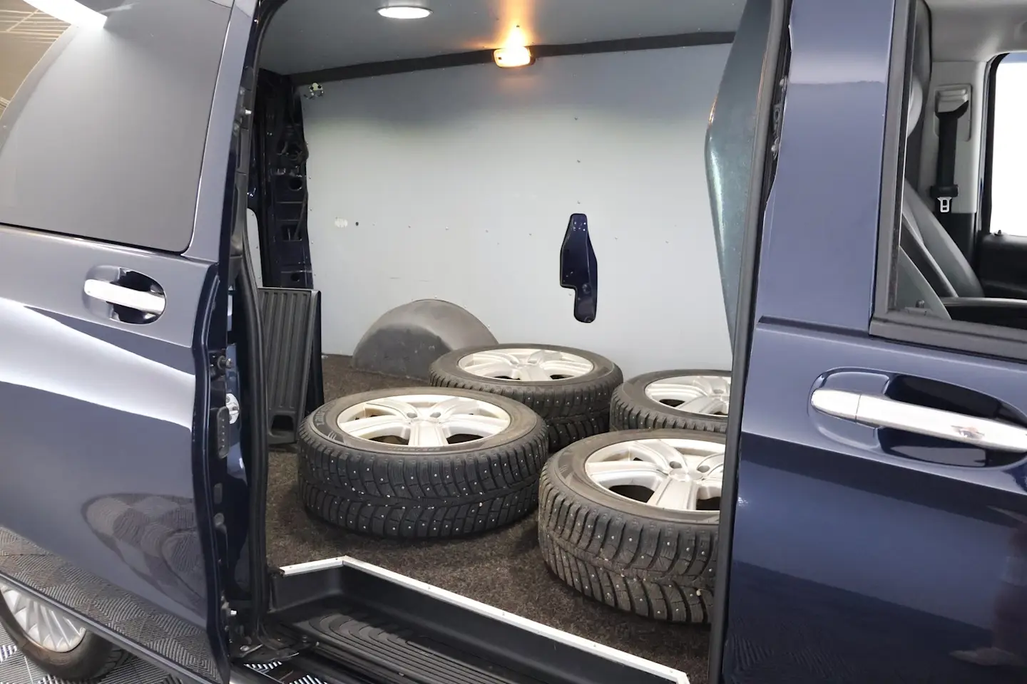 Car Image - gZvYN6CUj1E5fAkxheQ7a