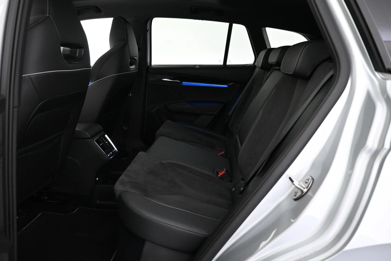 Car Image - 3fuynePDHSBfyC6UtKPadg