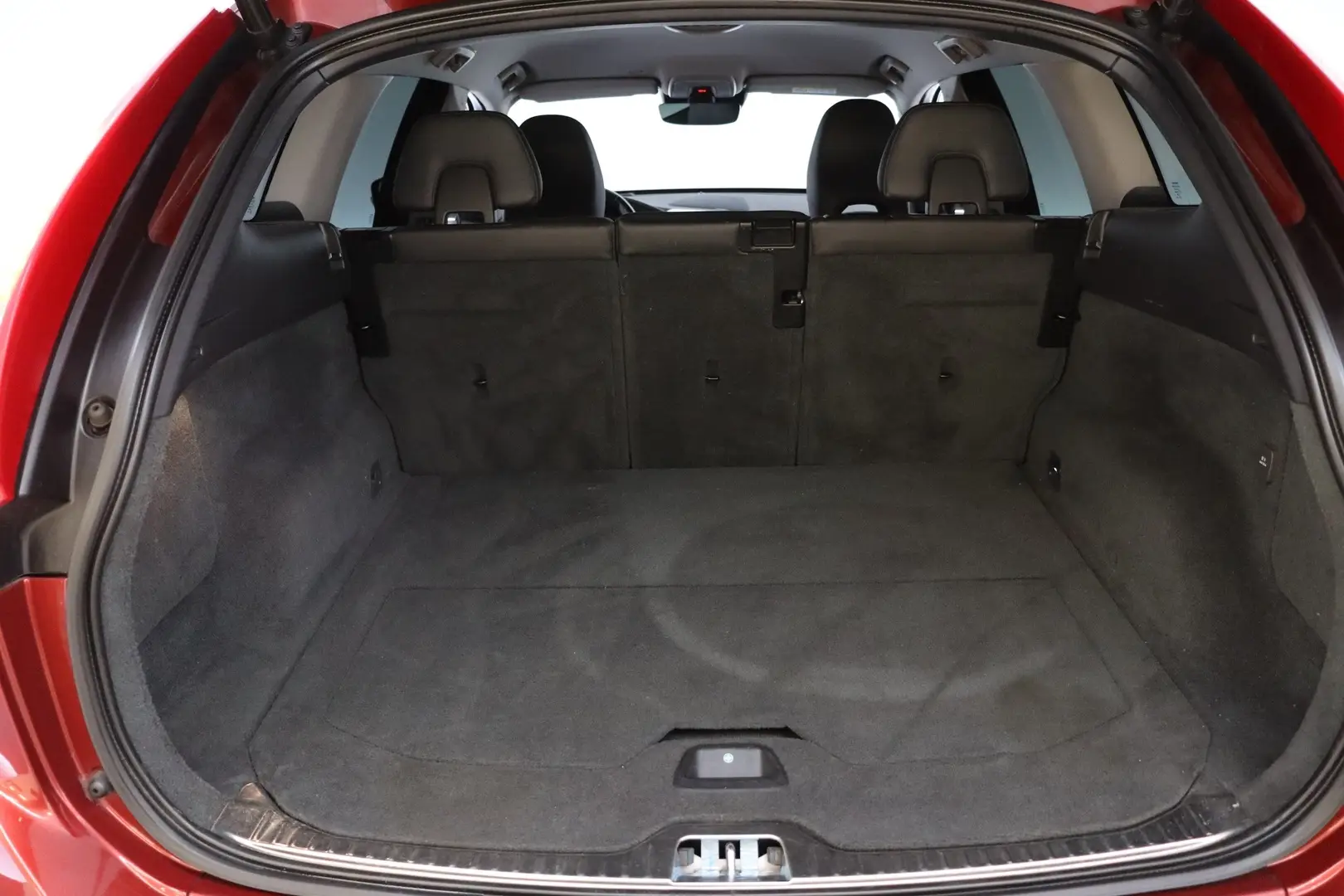 Car Image - Ykogi3JKwO6VSksapfAoc