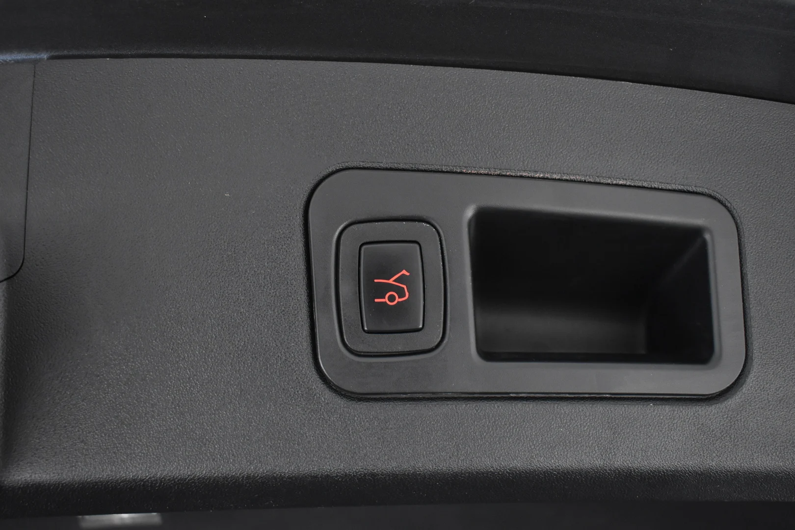 Car Image - 3YQEq5qONcXinWyDLMH2DL