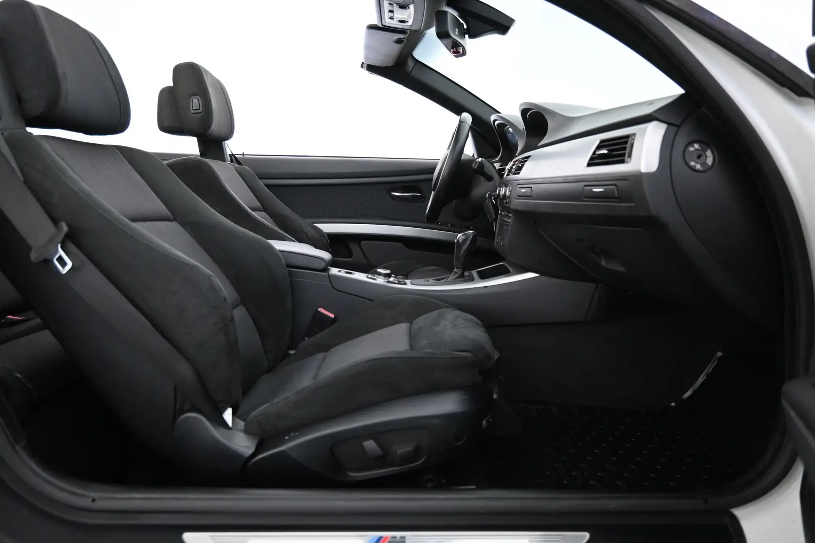 Car Image - 1IUsgvnkEdmSKwCKpUMlXd