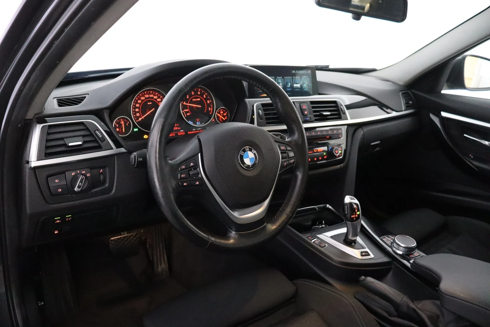 Car Image - 6ONmDbw9zURil9fgWn1hJ7