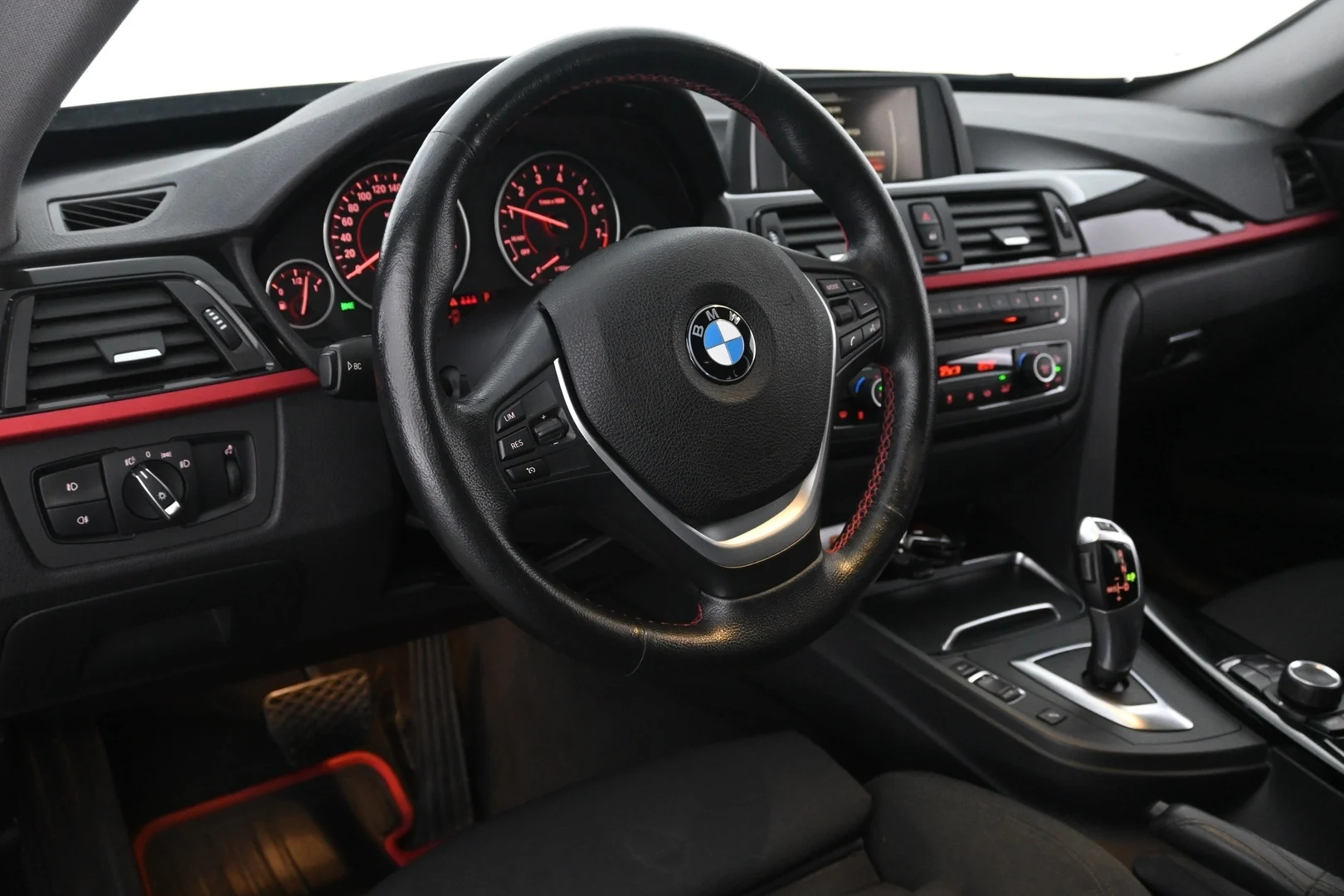 Car Image - 7b8YInhflrW61MMnq5zoPP